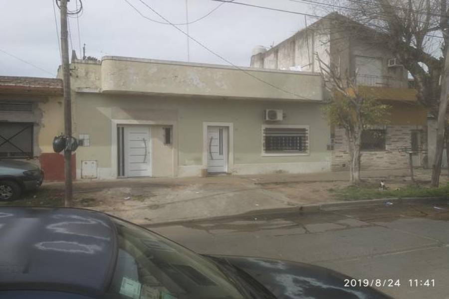 G.B.A. Zona Norte, Buenos Aires, Argentina, 2 Habitaciones Habitaciones, ,3 BathroomsBathrooms,Casas,Venta,Sarmiento,1048